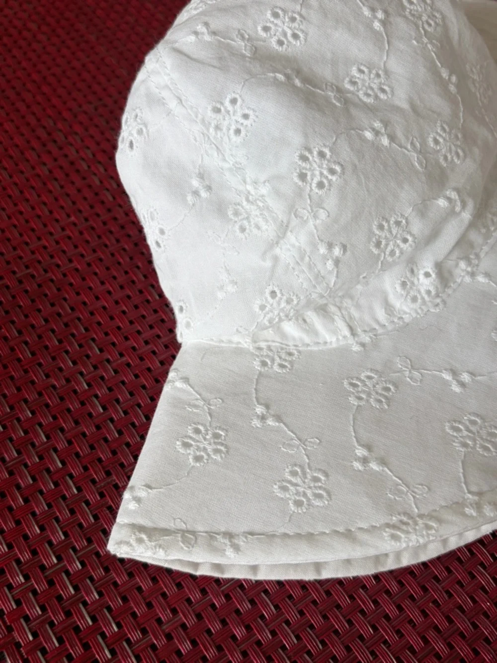 Carter’s White Eyelet Baby Summer Sun Hat - Like New / 6-12 months